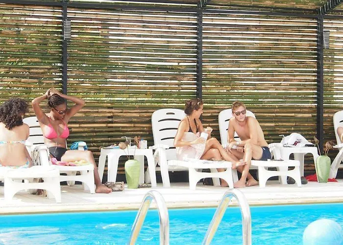 Nest Boutique Hotel 3*